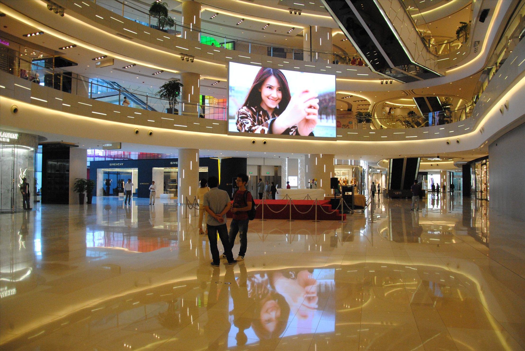 Shopping Mall